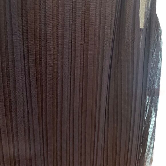 Zara basic collection pleated dress with slits - Picture 7 of 10